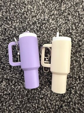 Pair of Mini Tumbler Keychain Accessories in Lavender and Cream
